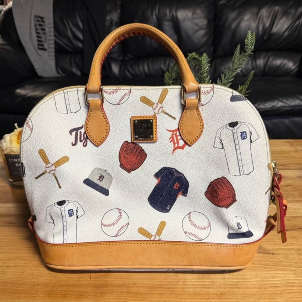 Dooney & Bourke Detroit Tigers Purse with dust cover bag
